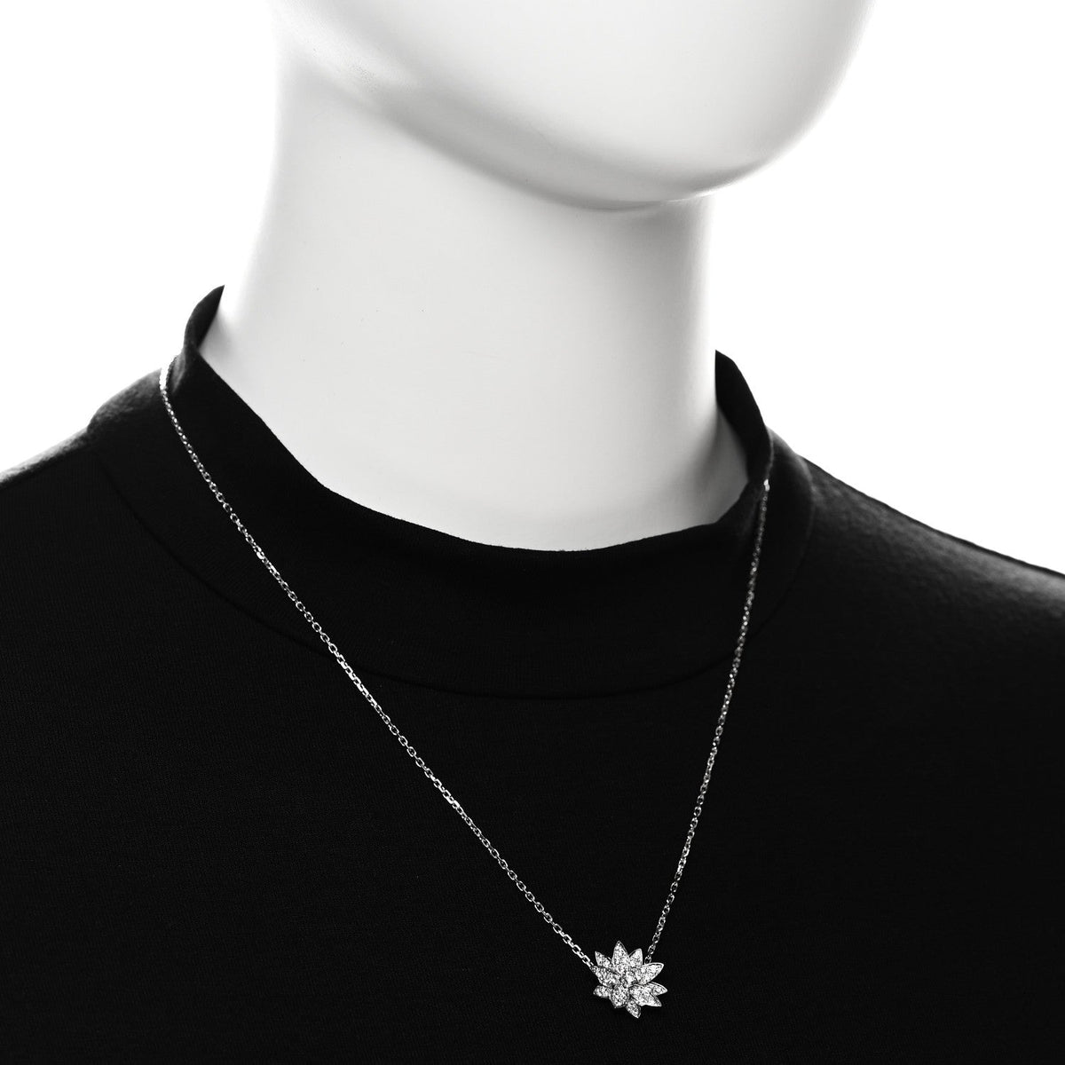 VAN CLEEF & ARPELS SMALL LOTUS PENDANT NECKLACE DIAMOND 18K WHITE GOLD