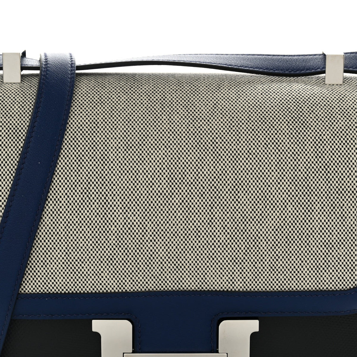 エルメス コンスタンス 24 Bleu Saphir Black Ecru スイフト / トワル シルバー金具 HERMES CONSTANCE 24 BLEU SAPHIR BLACK ECRU SWIFT / TOILE SILVER HARDWARE