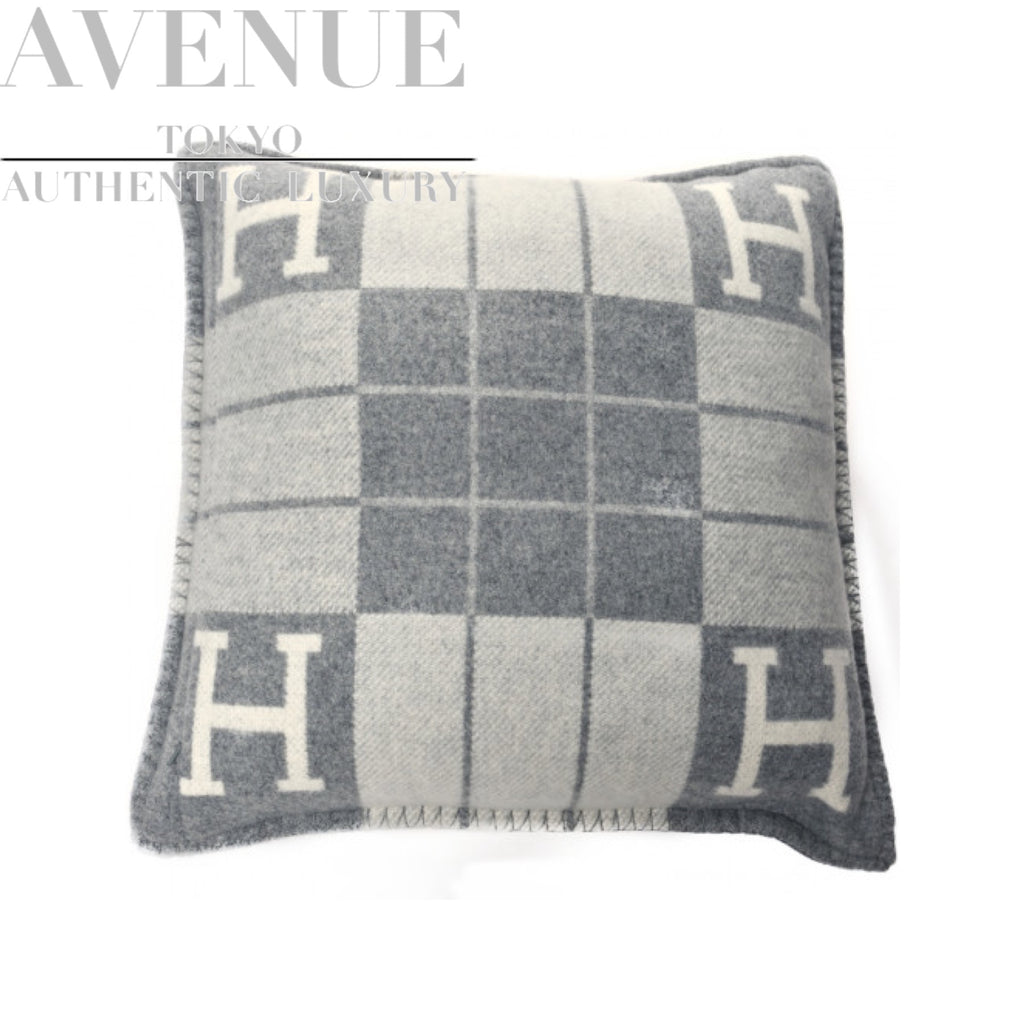 Shortest Same Day Shipping [New Unused] Hermes Avalon III Pillow PM Wool Cashmere Cushion Ecru/Gris Clair Gray Series HERMES WOOL CASHMERE AVALON III PILLOW PM ECRU/GRIS CLAIR